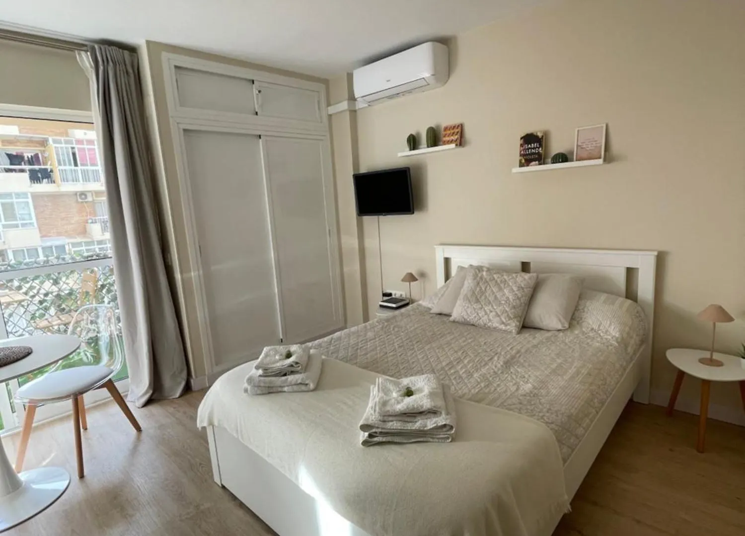 Estudio Boutique En Benalmadena, Recepcion 24 Horas, Piscinas
